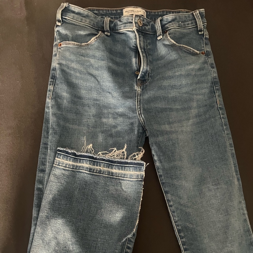 High rise ankle flare size 8R I love the fun bottoms on them!